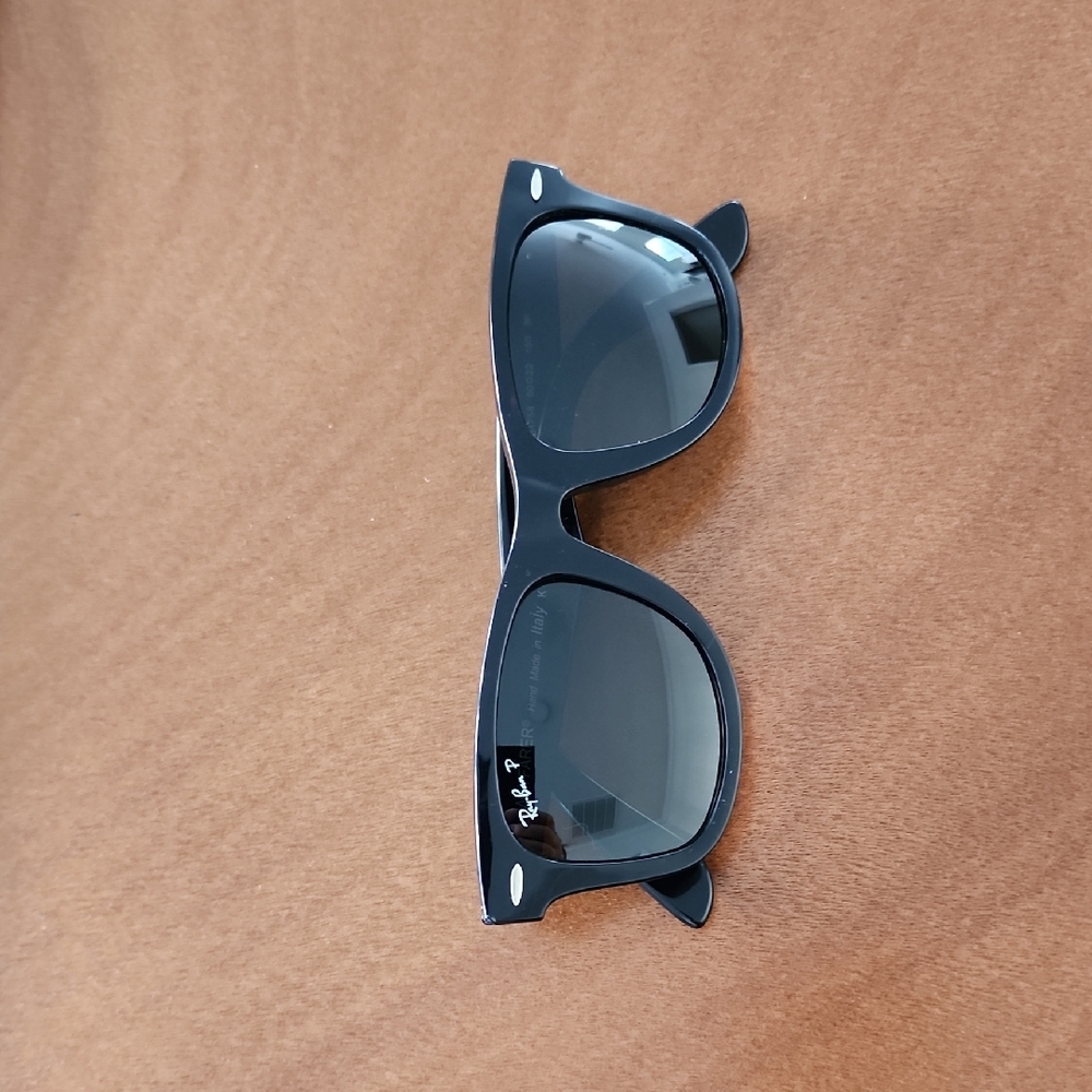 Ray-Ban Classic Polarized Black Wayfarer Sunglasses